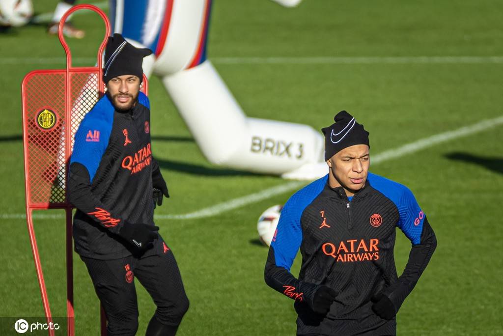 集结日夏洛特黄蜂备战法甲，防线松动细节曝光，质疑声仍在，资深球员宣示担当的简单介绍-九游网站